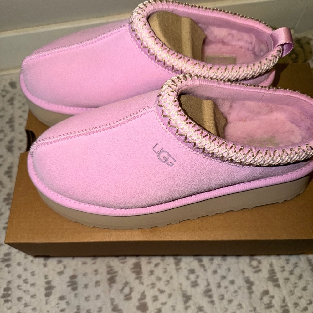 UGG Tazz II Pink diamond size 8 NWT